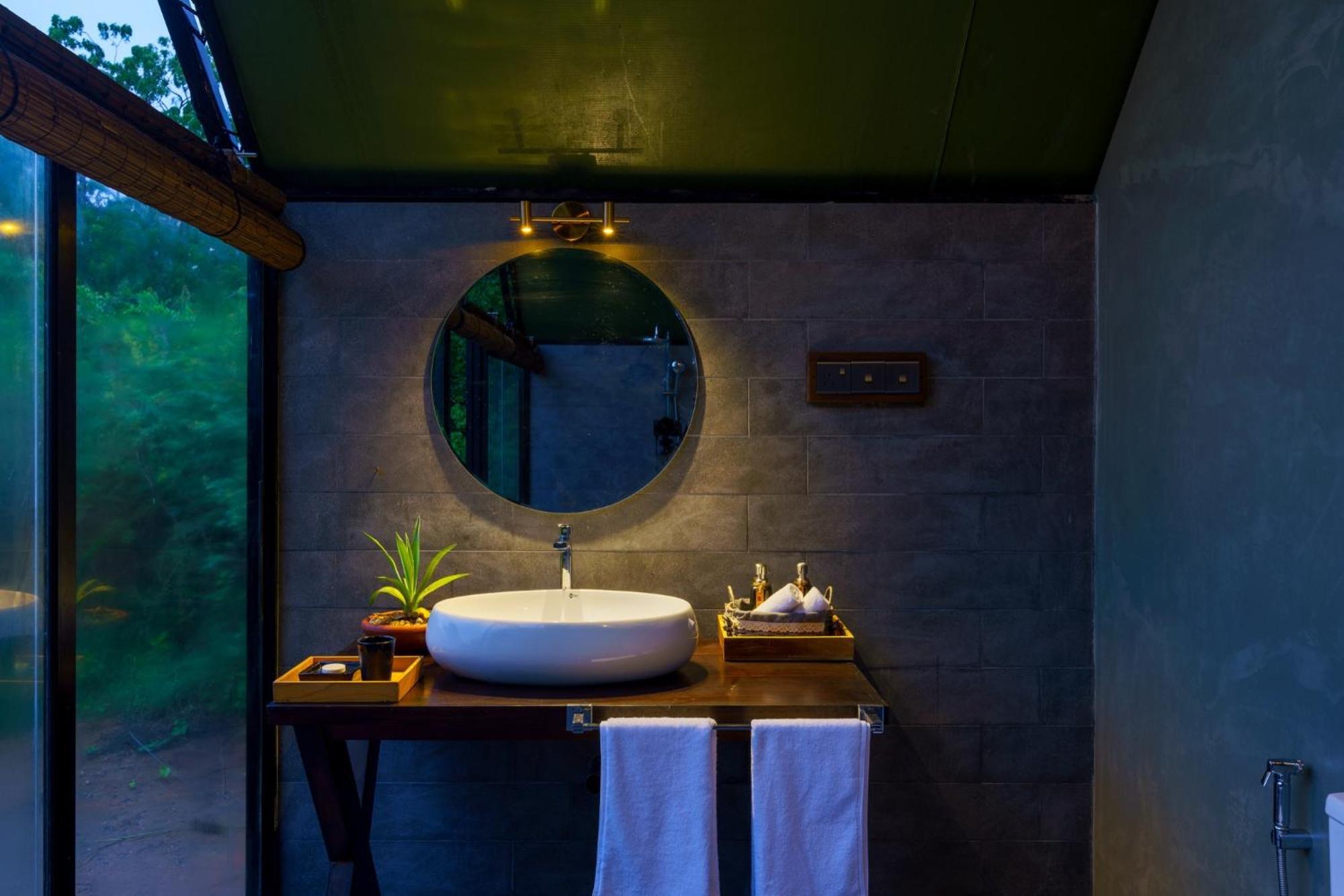 Makini Bush Camp, Yala Hotel ภายนอก รูปภาพ